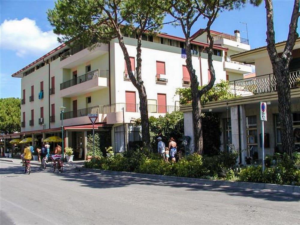 Bianco Hotel 3*